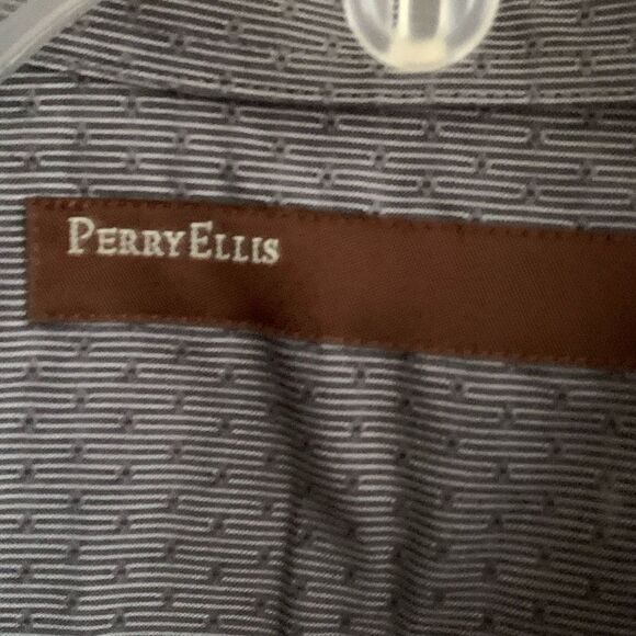👔Perry Ellis grey button down - Picture 3 of 10